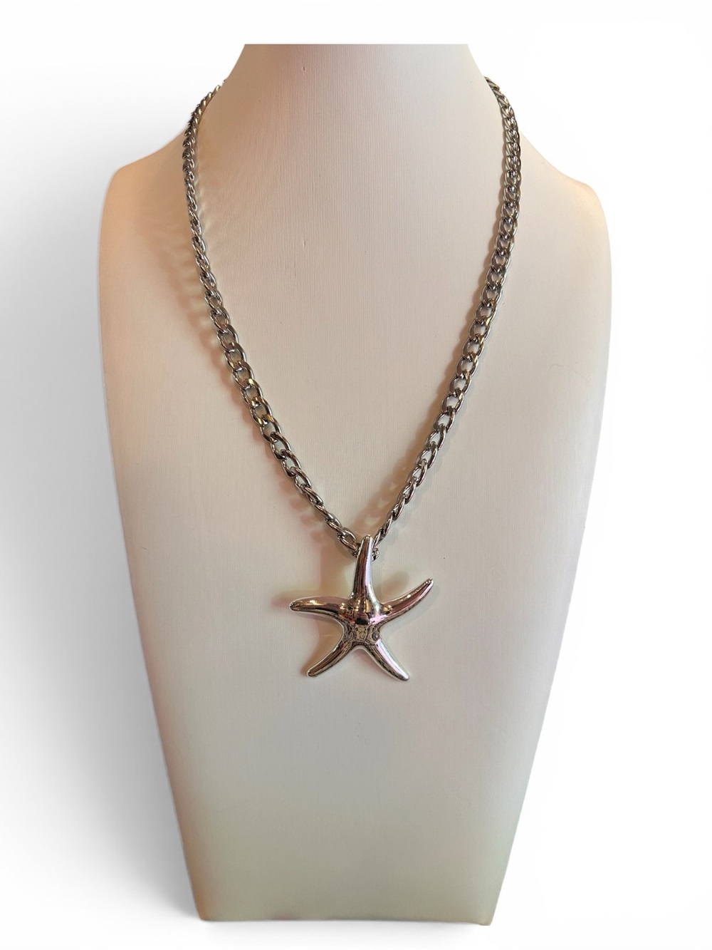 Silver Tone Starfish Pendant Necklace